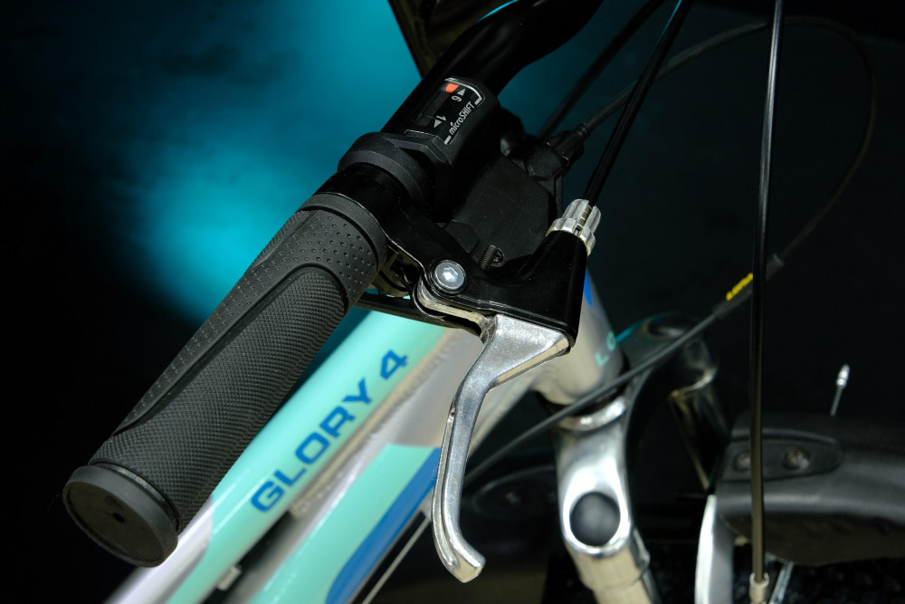 Lorak Glory 4 Серебристый/Бирюзовый рама 17 (на рост 155-173)